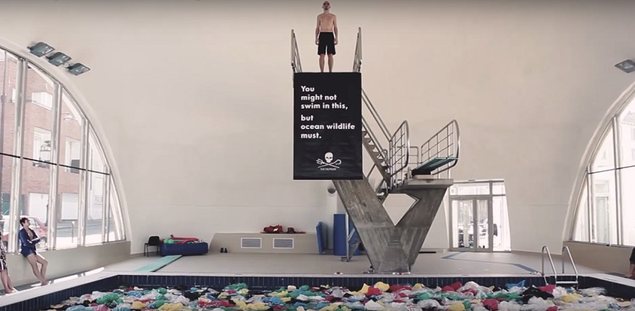 Un mar de plástico pero en piscina. Sea Shepherd Global 4