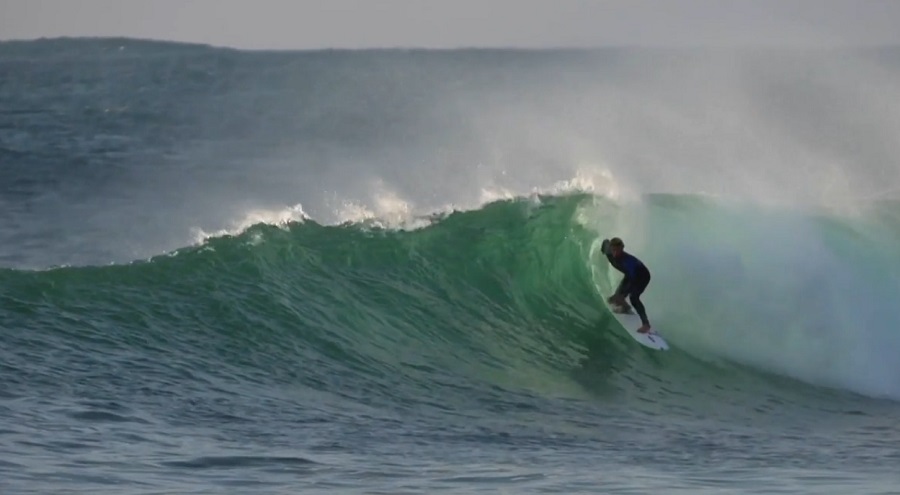 Damien Robertson con el dedo en el gatillo 4