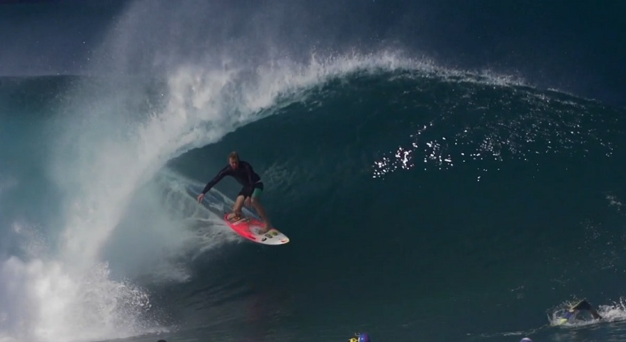 Damien Robertson con el dedo en el gatillo 6