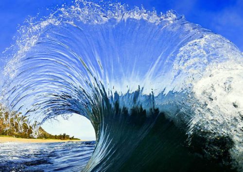 OLAS COMO RECLAMO TURÍSTICO