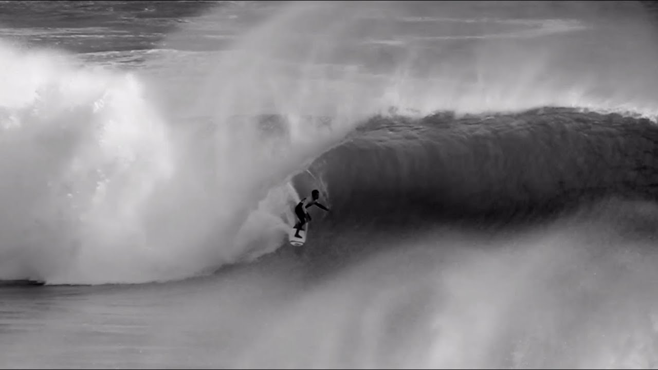 Cristian Merello surf en Rapa Nui - SURFER RULE