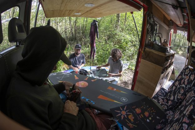 LOST IN THE SWELL – NIGLO FRITES