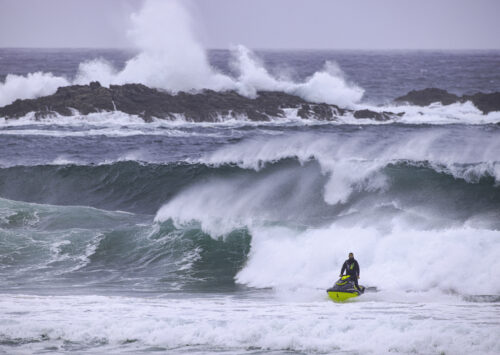 SURF EXIGENTE EN UN MAR DE OLAS SÓLIDAS EN ABANCA PANTÍN CLASSIC