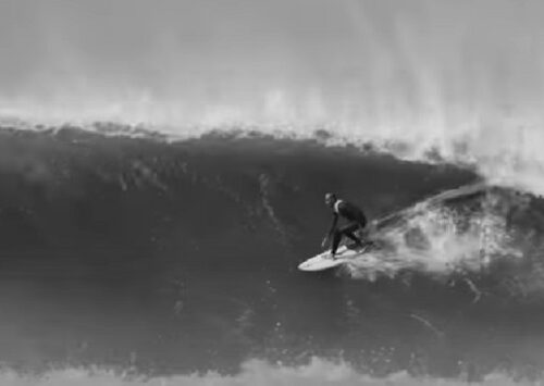 KELLY SLATER EN BLANCO Y NEGRO, EDICIÓN J-BAY