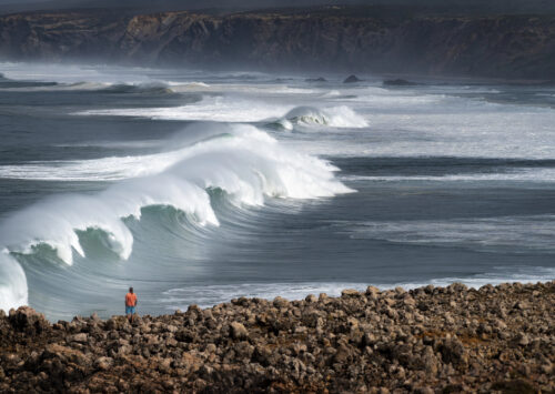 “Fotografiar olas es intentar atrapar lo inatrapable: la fuerza viva del mar en su instante más bello”