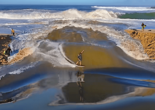 OLAS DE RÍO EN WAIMEA BAY