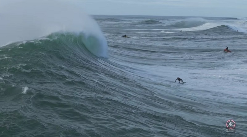 Temporada de olas en Nazaré