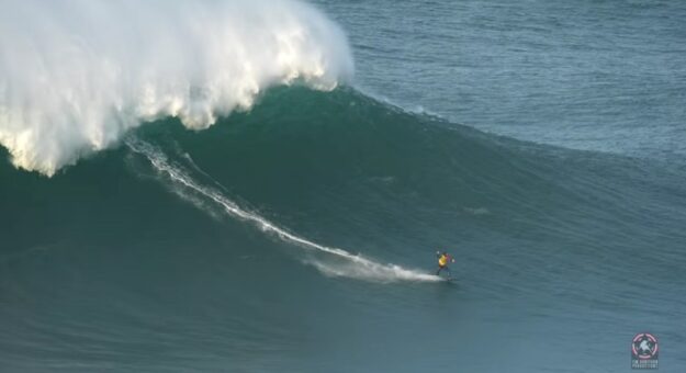 Temporada de olas en Nazaré