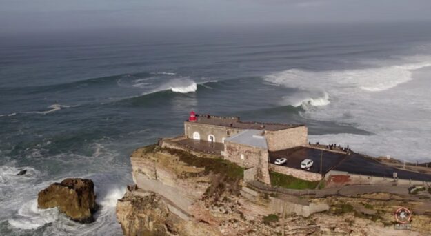 Temporada de olas en Nazaré