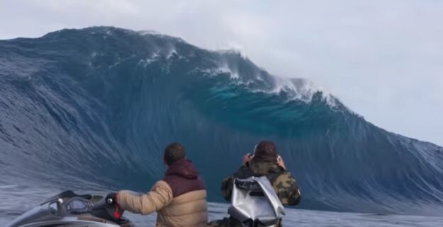 tim Bonython en the right