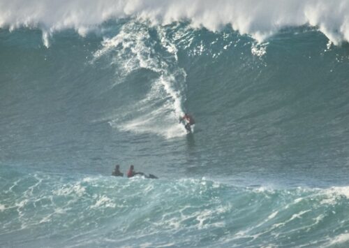NAZARÉ Y LAS OLAS GIGANTES: UN VÍNCULO FORJADO EN SEIS AÑOS
