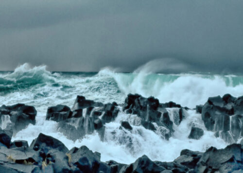 “El temporal no oscurece al mar: revela su verdadero carácter”