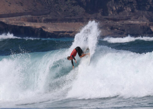 Melania Suárez y Luis Díaz, campeones del Open LPA Surf City 2025
