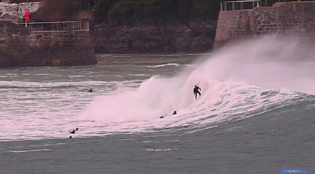 la ola de Mundaka