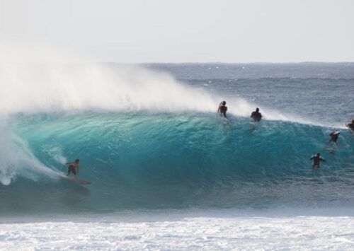 LOS SURFISTAS VASCOS EN EL LEXUX PIPE CHALLENGER
