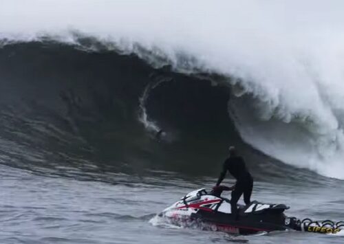 SURFING EL DÍA MÁS GRANDE EN LA HISTORIA DE MAVERICKS- LUCAS PADUA