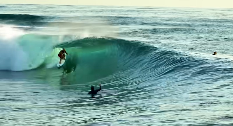 surf en indonesia