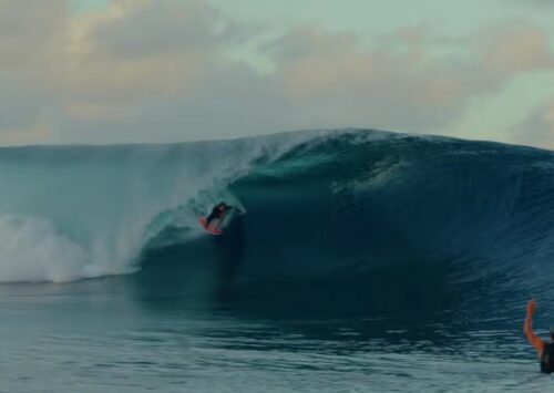 IMPLACABLE – SURF DE LEO ÉTIENNE