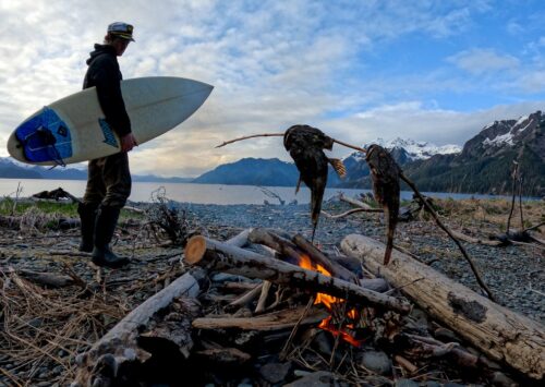 SURF Y PESCA EN LA REMOTA  ALASKA SALVAJE