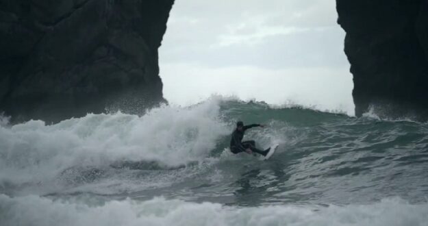 surf San Juan de Gaztelugatxe