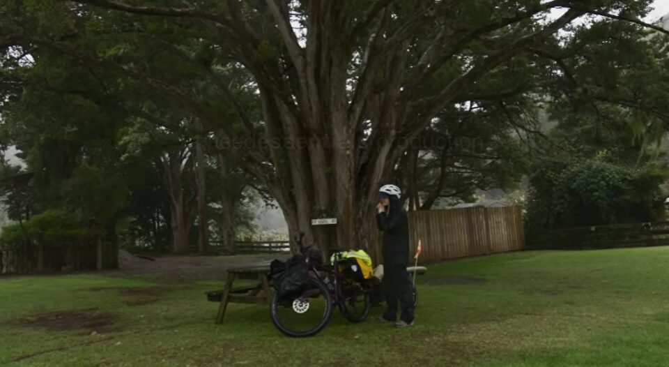 SPACES IN BETWEEN: Surf y Bicicleta por Nueva Zelanda