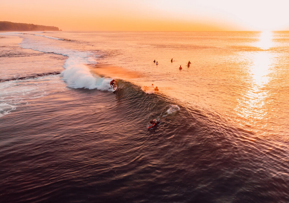 “Fotografiar el surf es esperar la luz perfecta, leer el océano, anticipar el movimiento y congelar ese breve momento”