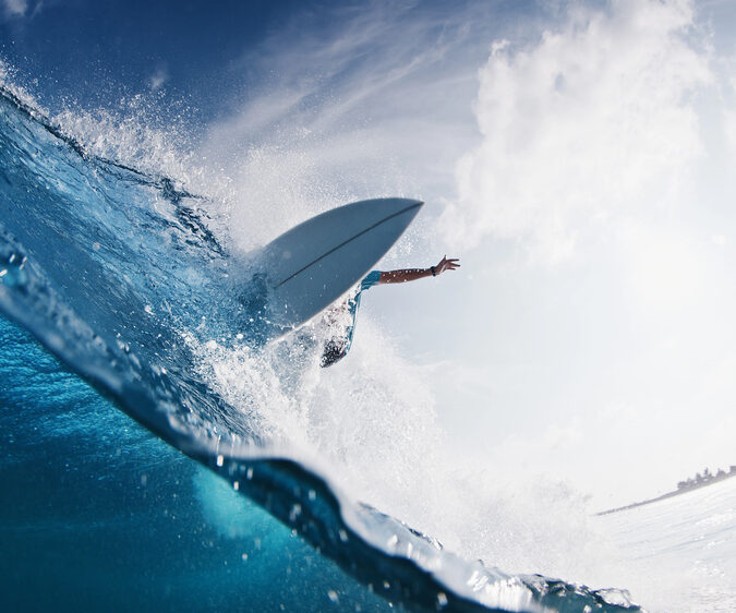 “Fotografiar el surf es mucho más que capturar una maniobra. Es esperar la luz perfecta, leer el océano, anticipar el movimiento”