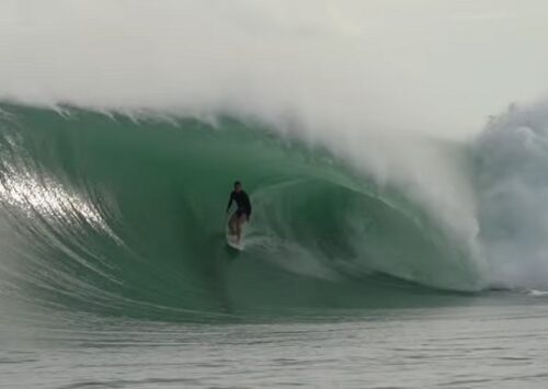 NIAS SE ENCIENDE CON UN SÓLIDO SWELL