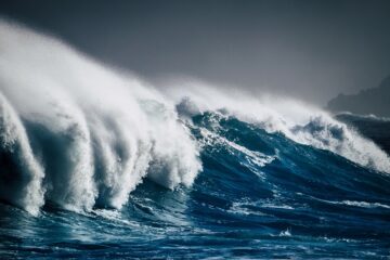 “El océano cambia constantemente, pero siempre conserva esa capacidad de sorprendernos. Quizá por eso seguimos regresando con una cámara o simplemente con los ojos abiertos”