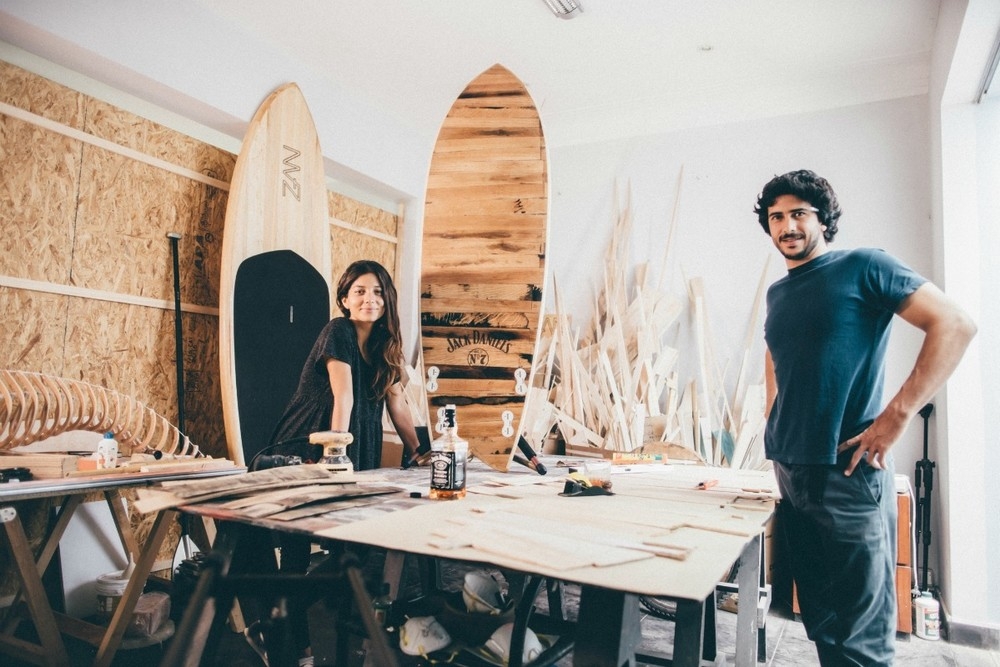 la-madera-de-barriles-de-whiskey-tambin-sirve-para-crear-tablas-de-surf-body-image-1450815369-size_1000